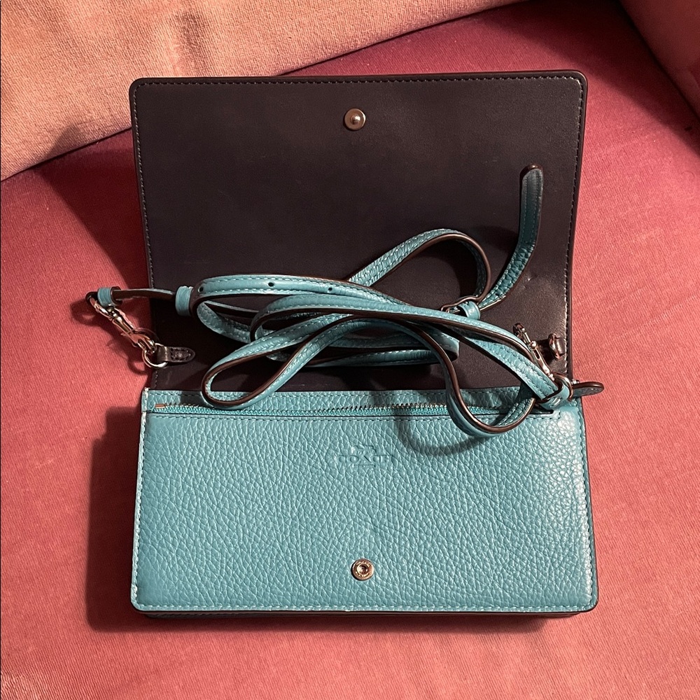 Coach turquoise Leather wallet crossbody Bag NWT estate sale - Picture 2 of 5